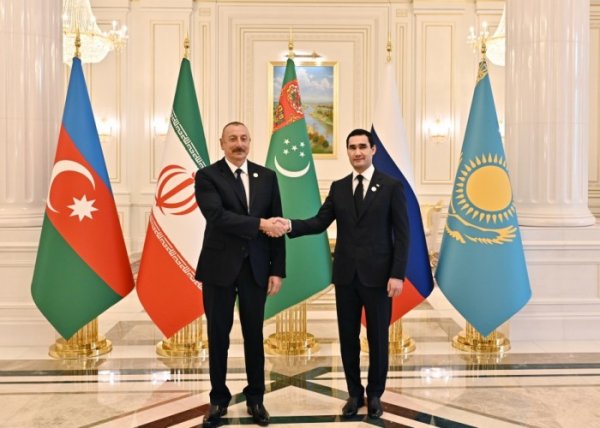 İlham Əliyev Türkmənistan Prezidenti ilə görüşdü - FOTO