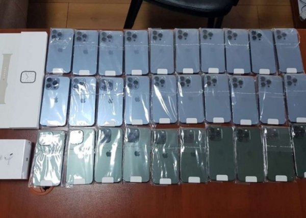 Gömrük Komitəsi 30 ədəd "Iphone 13"ün ölkəyə keçirilməsinin qarşısını aldı - VİDEO