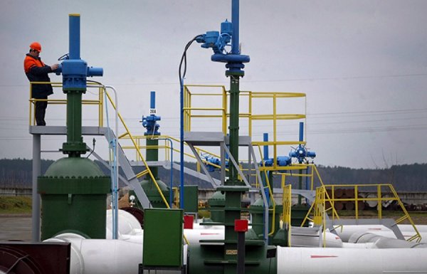 Rusiya neftinin Ukraynadan tranziti dayandırıldı