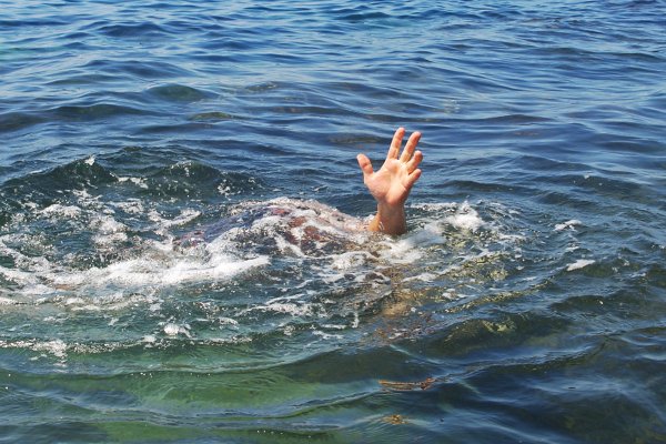 Sumqayıtda dənizdə batan 2 nəfərin meyiti sudan çıxarılıb