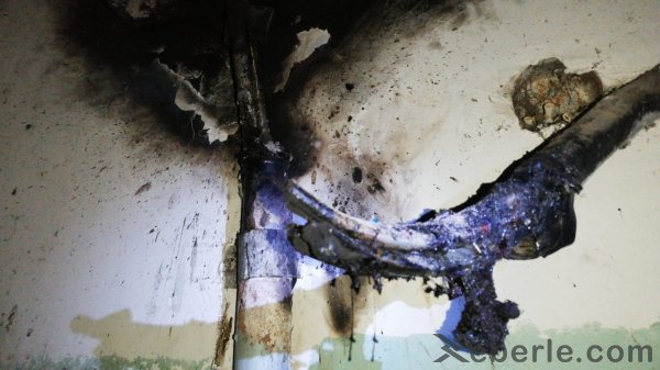 Sumqayıtda yataqxanada elektrik xətləri belə yandı - VİDEO