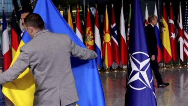 Buxarestdə NATO-nun sammiti başladı