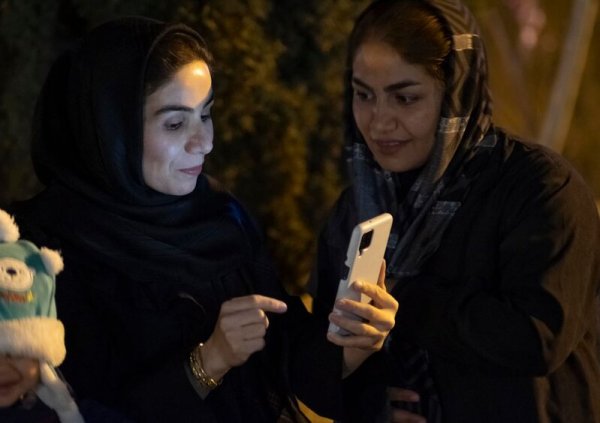 İran parlamenti hicabın məcburi geyinilməsi məsələsinə baxacaq