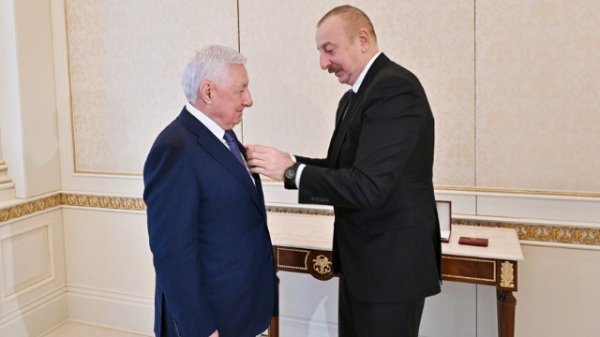 Prezident Maqomed Səidoviç Qurbanova “Şöhrət” ordenini təqdim etdi