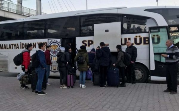 Türkiyədən təxliyə avtobusları Azərbaycana yola salınır