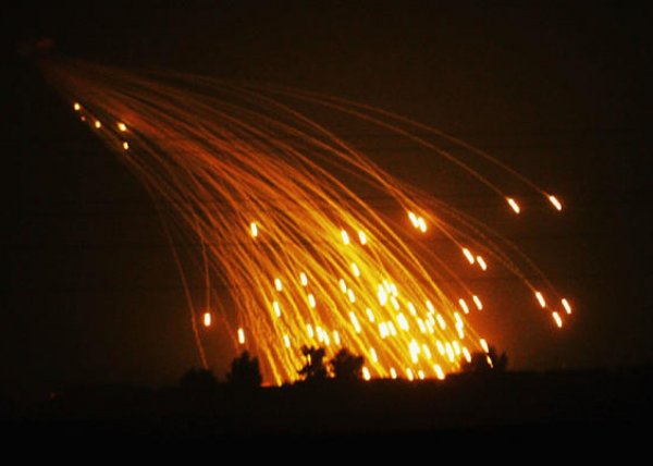 İsrailin fosforlu bombalardan istifadə edir