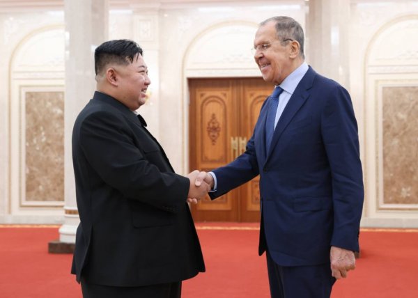 Sergey Lavrov Kim Çen Inla görüşdü