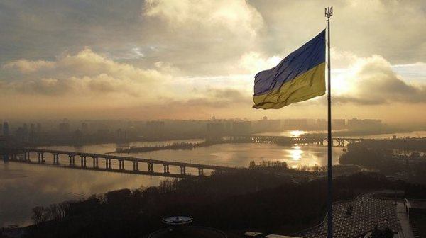 Qərb Ukrayna prezidentliyinə namizəd axtarır