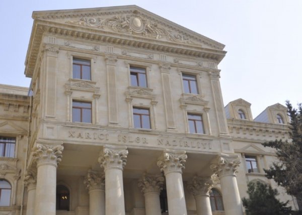 Azərbaycan Fransaya nota verdi, iki diplomat ölkədən çıxarılır