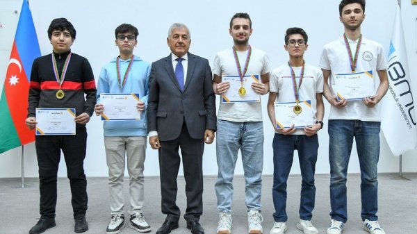 Peşə Təhsil Mərkəzinin tələbələri “Qış Elm Festivalında” qızıl medal qazanıb