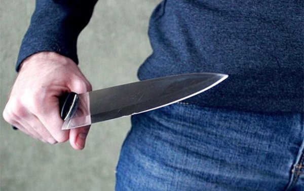 Sumqayıtda 19 yaşlı gənc bıçaqlandı
