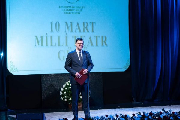 Sumqayıt Dövlət Dram Teatrına “Milli Teatr Mükafatı” təqdim edilib - FOTOLAR