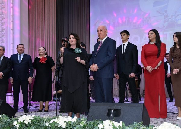 Sumqayıtın 75 illik yubleyi münasibətilə konsert keçirildi - FOTOLAR