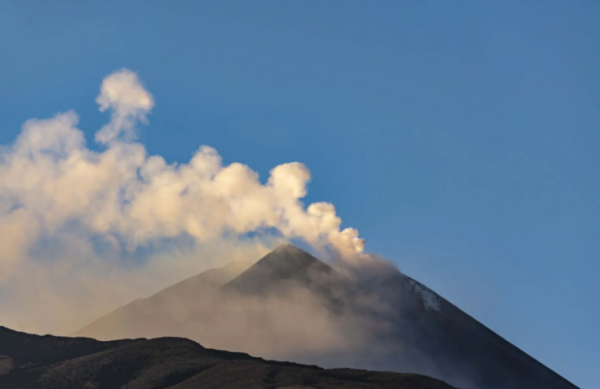 Etna vulkanı püskürdü - FOTOLAR