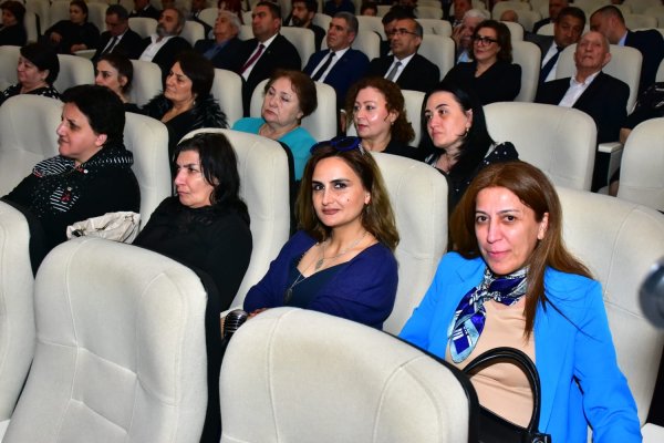 Sumqayıtda mərhum rejissor Rövşən Almuradlının 70 illik yubileyi qeyd edildi - FOTOLAR