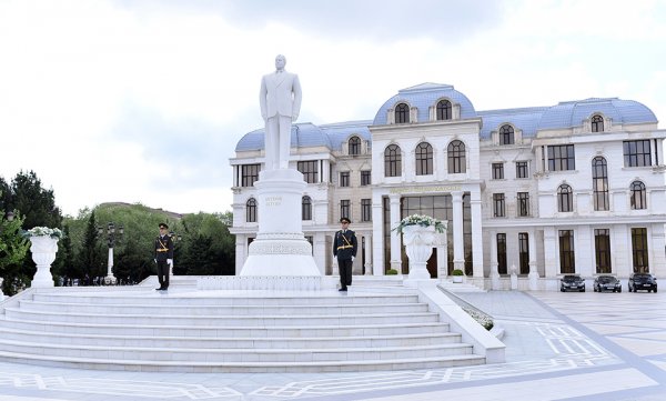 Sumqayıtda Ümummilli Lideri Heydər Əliyevin xatirəsi anıldı – FOTOLAR