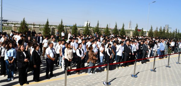 İZİA-nın Peşə Təhsil Mərkəzində “Bilik günü” münasibətilə tədbir keçirilib