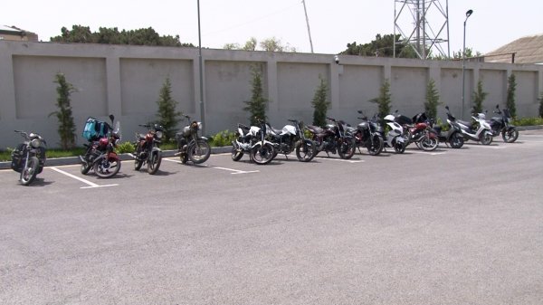Sumqayıtda səsboğuculara qəsdən müdaxilə edən moped və motosiklet sürücüləri saxlanılıblar Sumqayıtda səsboğuculara qəsdən müdaxilə edən moped və motosiklet sürücüləri saxlanılıblar
