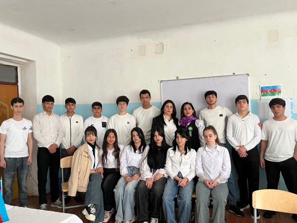 Samirə Şaqavatova Ulu Öndər Heydər Əliyevin anadan olmasının 102 illiyinə həsr olunan açıq dərs təşkil edib -FOTOLAR