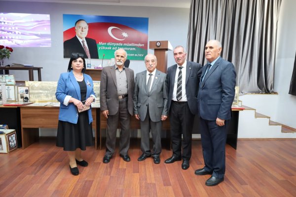 Sumqayıtda Ulu Öndərə həsr olunmuş növbəti tədbir “VİP” Mərkəzi tərəfindən gerçəkləşdi - FOTOLAR Sumqayıtda Ulu Öndərə həsr olunmuş növbəti tədbir “VİP” Mərkəzi tərəfindən gerçəkləşdi - FOTOLAR