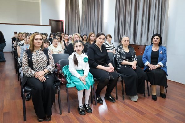 Sumqayıtda Ulu Öndərə həsr olunmuş növbəti tədbir “VİP” Mərkəzi tərəfindən gerçəkləşdi - FOTOLAR Sumqayıtda Ulu Öndərə həsr olunmuş növbəti tədbir “VİP” Mərkəzi tərəfindən gerçəkləşdi - FOTOLAR