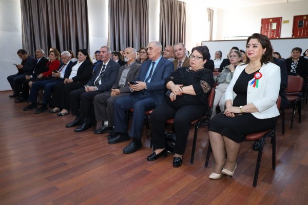Sumqayıtda Ulu Öndərə həsr olunmuş növbəti tədbir “VİP” Mərkəzi tərəfindən gerçəkləşdi - FOTOLAR Sumqayıtda Ulu Öndərə həsr olunmuş növbəti tədbir “VİP” Mərkəzi tərəfindən gerçəkləşdi - FOTOLAR