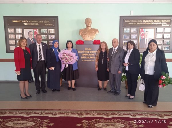 Sumqayıtda Ulu Öndərə həsr olunmuş növbəti tədbir “VİP” Mərkəzi tərəfindən gerçəkləşdi - FOTOLAR Sumqayıtda Ulu Öndərə həsr olunmuş növbəti tədbir “VİP” Mərkəzi tərəfindən gerçəkləşdi - FOTOLAR