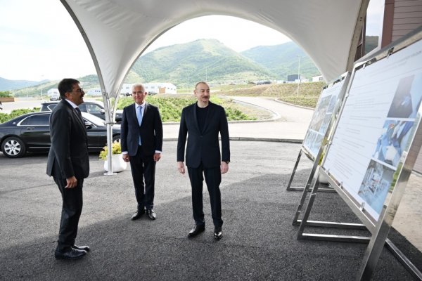 İlham Əliyev Laçında iki fabrikin açılışını etdi - FOTOLAR