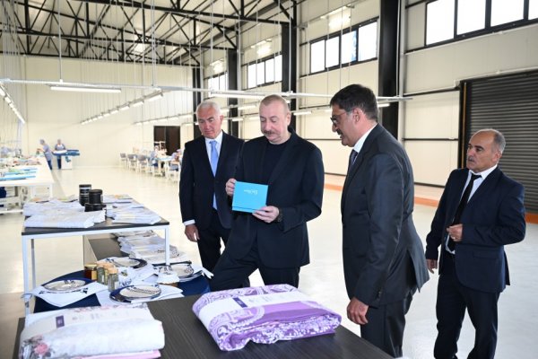 İlham Əliyev Laçında iki fabrikin açılışını etdi - FOTOLAR