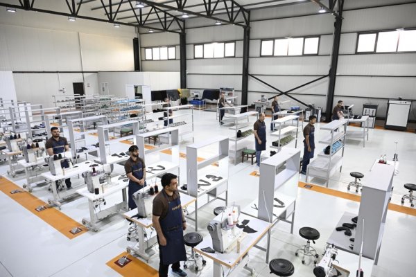 İlham Əliyev Laçında iki fabrikin açılışını etdi - FOTOLAR