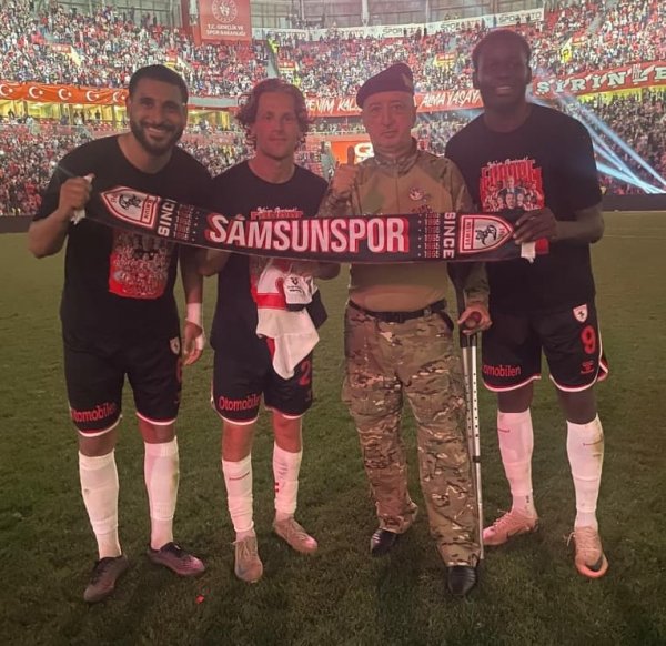 Qarabağ qazisi Türkiyə Super Liqasında oyunun fəxri qonağı oldu Qarabağ qazisi Türkiyə Super Liqasında oyunun fəxri qonağı oldu