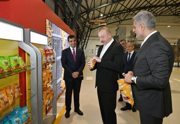 İlham Əliyev Bakıda yeni zavodun açılışında iştirak edib
