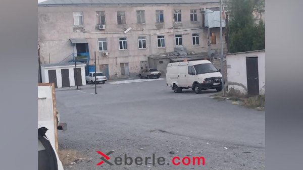 Sumqayıtda məktəbin qarşısı zibillik içindədir - FOTO