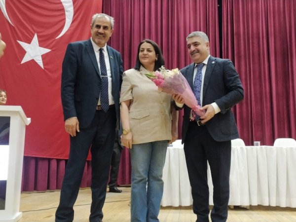Bir millətin hafizəsində iz buraxanlar, tarixə könüldən yazılanlardır - Nigar Ögeday yazır