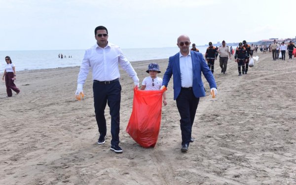 Xəzərin Sumqayıt sahilində təmizlik aksiyası keçirilib – FOTO
