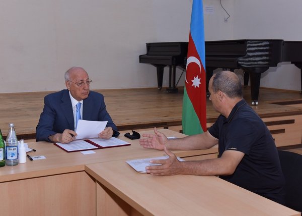 Zakir Fərəcov sakinlərin müraciətlərini yerində dinlədi - FOTOLAR