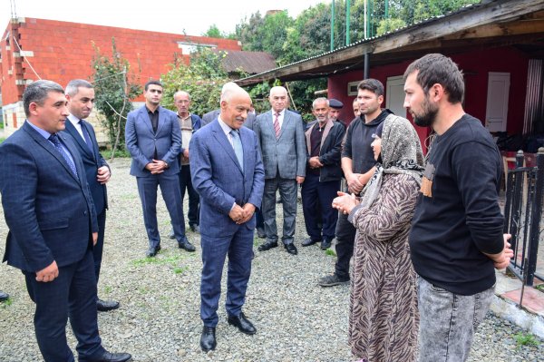 Ərkivanda sevinc dolu gün – evi yanan ailəyə yeni ev hədiyyə edildi