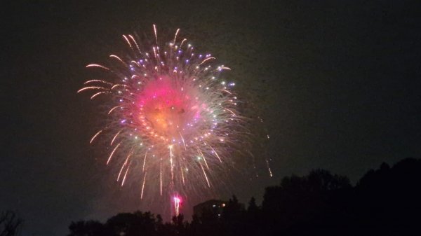Sumqayıtda Zəfər Günü münasibətilə möhtəşəm atəşfəşanlıq olub - FOTO