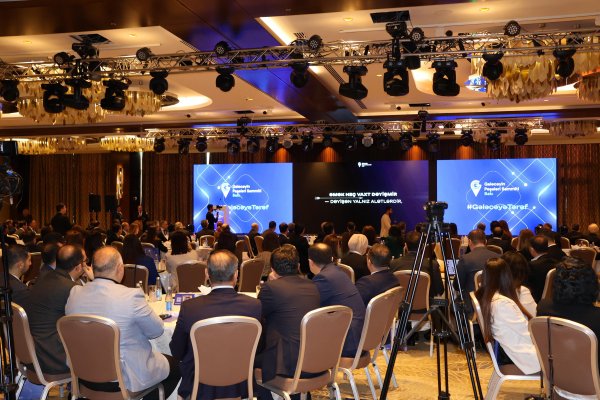 Mingəçevir Dövlət Universitetinin rektoru Anar Eminov “Gələcəyin Peşələri Sammiti”ndə iştirak edib Mingəçevir Dövlət Universitetinin rektoru Anar Eminov “Gələcəyin Peşələri Sammiti”ndə iştirak edib