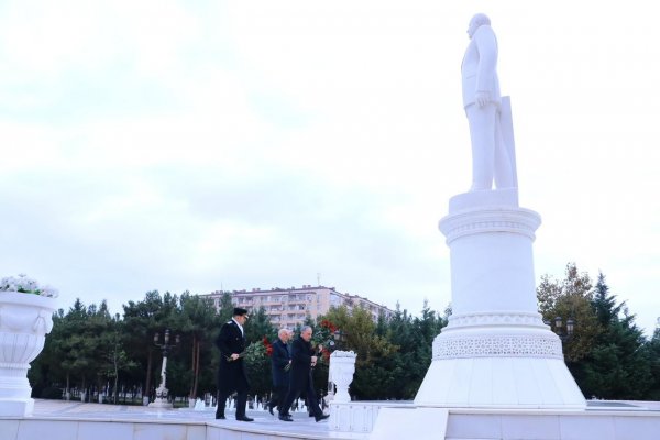 Baş prokuror Sumqayıtda vətəndaşları qəbul etdi - FOTOLAR