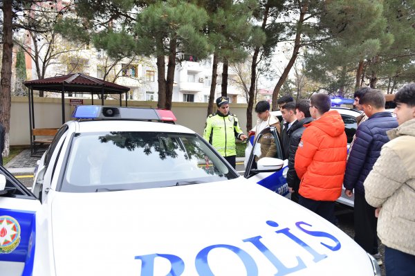 Sumqayıt məktəbliləri polisin xidməti ilə yaxından tanış olublar - VİDEO