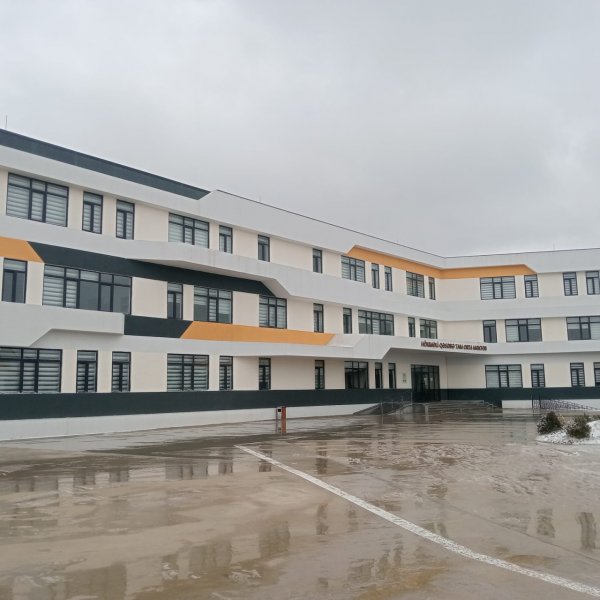 Abşeron məktəblərində sıxlıq azalır - 6 təhsil müəssisəsi istifadəyə verilib (FOTOLAR)