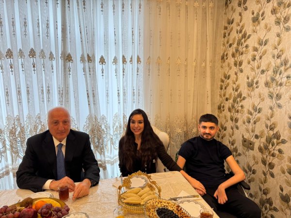 Leyla Əliyeva Vətən müharibəsi qazisi Rəvan Əzizovu evində ziyarət edib - FOTO