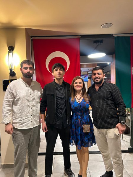 İzmirdə 8 Mart münasibətilə Azərbaycan–Türkiyə qadın həmrəyliyi tədbiri keçirilib 