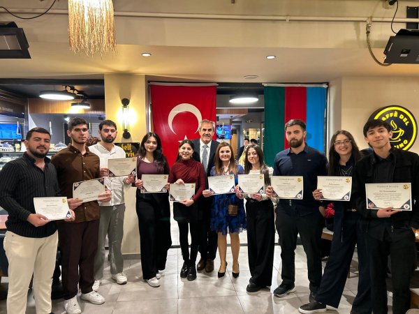 İzmirdə 8 Mart münasibətilə Azərbaycan–Türkiyə qadın həmrəyliyi tədbiri keçirilib 