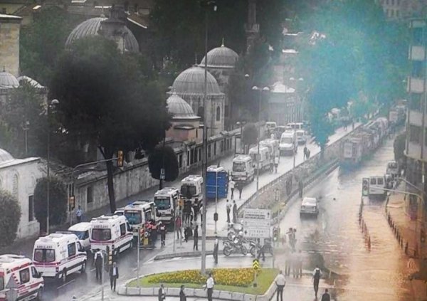 İstanbul səhəri partlayışla açdı - 11 ölü, 36 yaralı