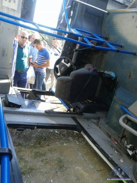 Bakıda dəhşətli avtobus qəzası: 21 nəfər yaralanıb - ŞOK GÖRÜNTÜLƏR