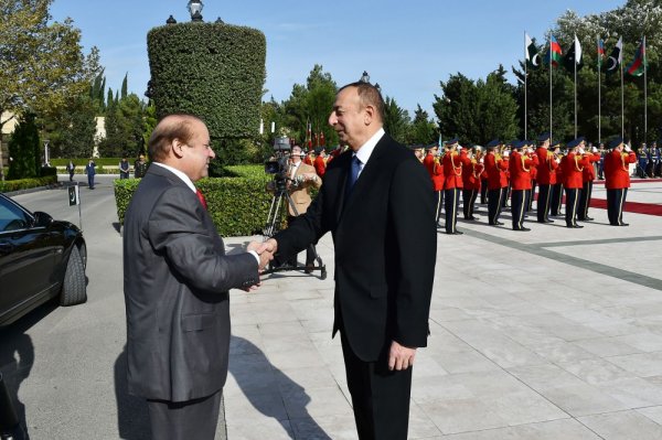 Azərbaycan prezidenti Pakistan baş nazirini qəbul edib