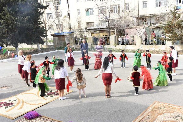 Sumqayıt İcra başçısı uşaqların Novruz şənliyində – FOTOLAR