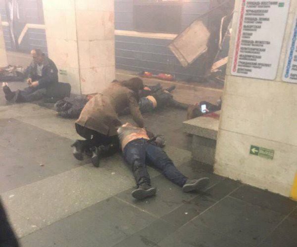 Sankt-Peterburqda metroda PARTLAYIŞ: 10 ölü, 50 yaralı 